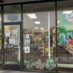 Gamestop - Gates closed