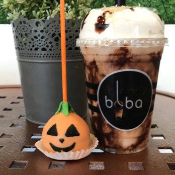Blendz Boba Tea Lounge - Dirty Banana Mocha and cake pop - Desserts Near Me - Glendale, Arizona Blendz Boba Tea Lounge - Dirty Banana Mocha and cake pop - Desserts Near Me - Glendale, Arizona