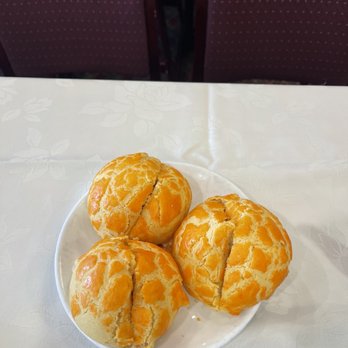 Seafood Cove 2 - Love this pineapple bun! Not too sweet and the taste is just amazing - Dim Sum Near Me - Westminster, California Seafood Cove 2 - Love this pineapple bun! Not too sweet and the taste is just amazing - Dim Sum Near Me - Westminster, California