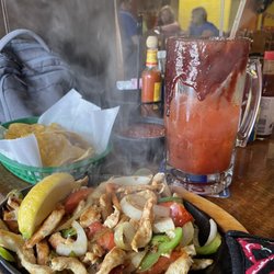 Taqueria Y Restaurant Mi Pueblo - Michelada with fajitas