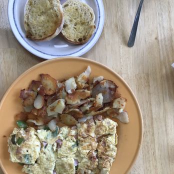 Country Kitchen - Denver Omlete - Breakfast & Brunch Near Me - Long Beach, California Country Kitchen - Denver Omlete - Breakfast & Brunch Near Me - Long Beach, California