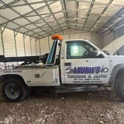 Laurie's Towing & Auto