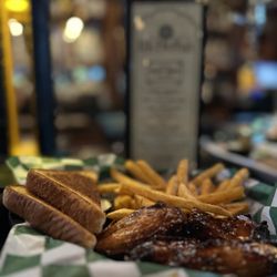 McNally's Irish Pub - Traditional wings with fries and toast