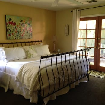 Lavender Inn - Lavendar Inn, Ojai, CA - Provence Cottage - Bed & Breakfast Near Me - Ojai, California