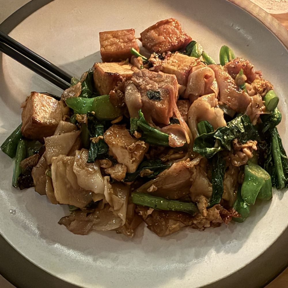 Paadee - Pad Se Ew with tofu - Thai Near Me - Portland, Oregon Paadee - Pad Se Ew with tofu - Thai Near Me - Portland, Oregon
