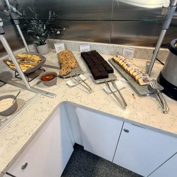 United Club - Dessert - Airport Lounges Near Me - Arlington, Virginia United Club - Dessert - Airport Lounges Near Me - Arlington, Virginia