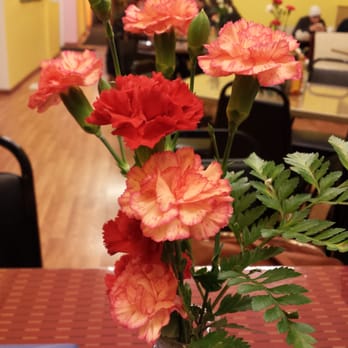 El Taco Riendo - Real flowers on all the tables - Mexican Near Me - Minneapolis, Minnesota El Taco Riendo - Real flowers on all the tables - Mexican Near Me - Minneapolis, Minnesota