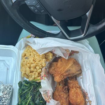 Lo-Lo's Chicken & Waffles - Collard Greens Mac & Cheese Three Pieces Of Chicken (Southern Fried) - Southern Near Me - Phoenix, Arizona