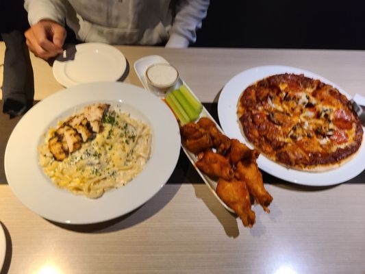 Zink Kitchen + Bar by null