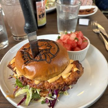 Red Maple - Fried chicken sandwich - Cafes Near Me - Los Angeles, California Red Maple - Fried chicken sandwich - Cafes Near Me - Los Angeles, California