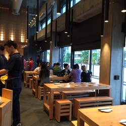 KINKA SUSHI BAR IZAKAYA NORTH YORK - Restaurant seating area