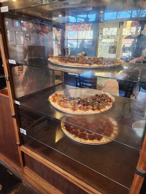 Martolli's Hand Tossed Pizza by null