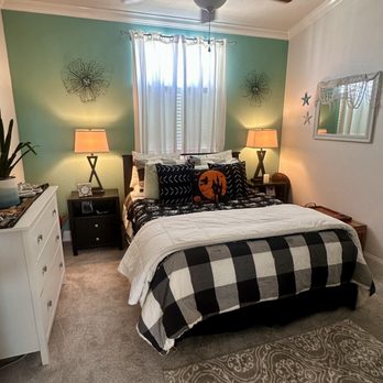 Michael's Carpets - Guest room - Carpeting Near Me - Huntington Beach, California Michael's Carpets - Guest room - Carpeting Near Me - Huntington Beach, California