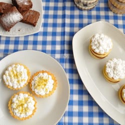 Merengue Little Bakery - Mini brownies & lemon pie