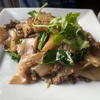 Erawan Thai Cuisine - Pad Sea-Eiw - Thai Near Me - Flushing, New York Erawan Thai Cuisine - Pad Sea-Eiw - Thai Near Me - Flushing, New York