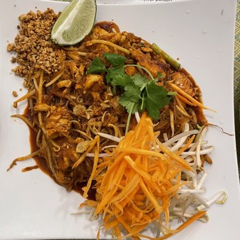 Muangthai Thai Cuisine - Chicken pad Thai - Thai Near Me - Austin, Texas Muangthai Thai Cuisine - Chicken pad Thai - Thai Near Me - Austin, Texas