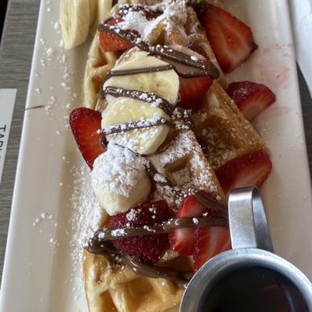 Millie's Cafe - Pasadena - Strawberry & Banana Nutella Waffle - Breakfast & Brunch Near Me - Pasadena, California