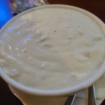 Thirsty Whale - Clam chowder bowl - American Near Me - Bar Harbor, Maine Thirsty Whale - Clam chowder bowl - American Near Me - Bar Harbor, Maine