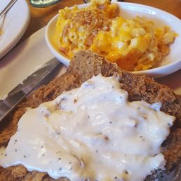 chicken fried steak and mac n chz, steak was not good chicken fried steak and mac n chz, steak was not good