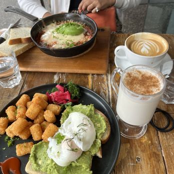 Café Portrait - Avocado toast, orchid latte - Cafes Near Me - Vancouver, British Columbia Café Portrait - Avocado toast, orchid latte - Cafes Near Me - Vancouver, British Columbia