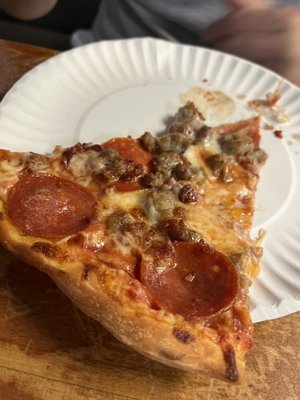 Gilroy's Pizza Pub by null