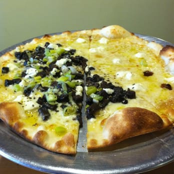 Iggies - Half fungi and cheese - Pizza Near Me - Baltimore, Maryland