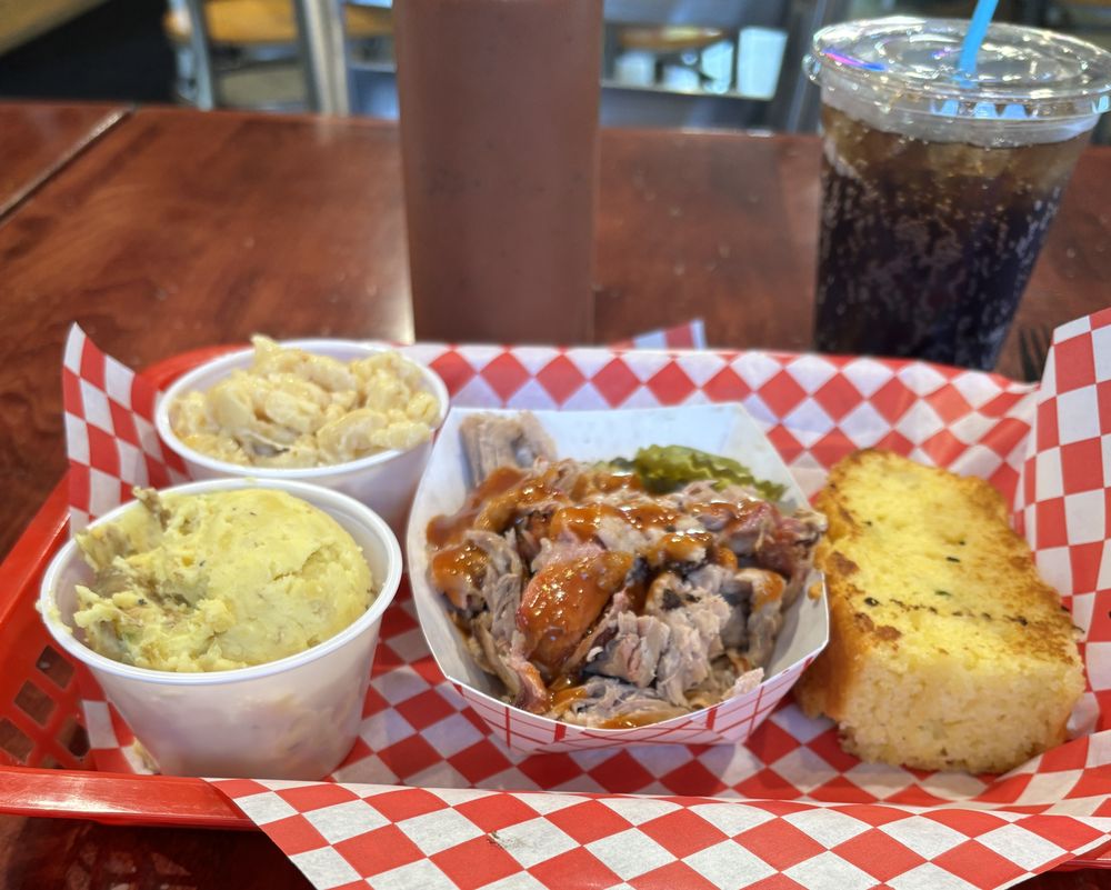 Moe's Original Bar B Que