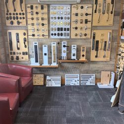Beazer Lock & Key - Hardware Showroom