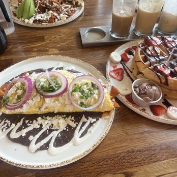 Madres Brunch - Chilango Omelette - Breakfast & Brunch Near Me - Bellflower, California