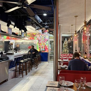 Elephant Indian Bar & Grill - Scene - Indian Near Me - Dallas, Texas