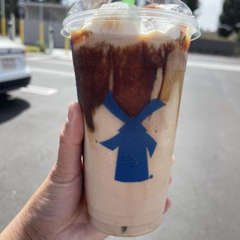 Dutch Bros Coffee - Juice Bars & Smoothies Near Me - Santa Clarita, California