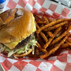 Purple Cow Kafe - cheeseburger w/ sweet potato fries