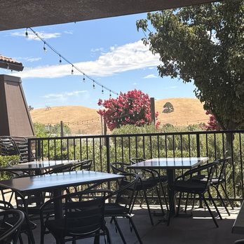 Eight Acres Kitchen & Bar - Outside patio - Bars Near Me - Brentwood, California Eight Acres Kitchen & Bar - Outside patio - Bars Near Me - Brentwood, California