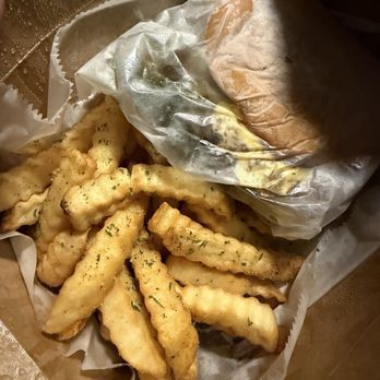 Bodega Food - Smashed turkey burger w/fries - Pizza Near Me - Harrisburg, Pennsylvania Bodega Food - Smashed turkey burger w/fries - Pizza Near Me - Harrisburg, Pennsylvania