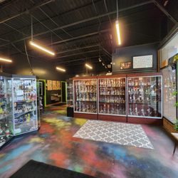 G & G Smoke Shop