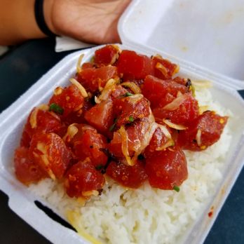 Ono Seafood - Hawaiian style ahi poke - Seafood Near Me - Honolulu, Hawaii