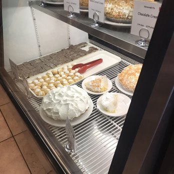 Maple Leaf Diner - American Near Me - Dallas, Texas