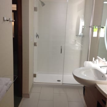 SpringHill Suites Chattanooga Downtown/Cameron Harbor - Bathroom is nice! - Hotels Near Me - Chattanooga, Tennessee SpringHill Suites Chattanooga Downtown/Cameron Harbor - Bathroom is nice! - Hotels Near Me - Chattanooga, Tennessee