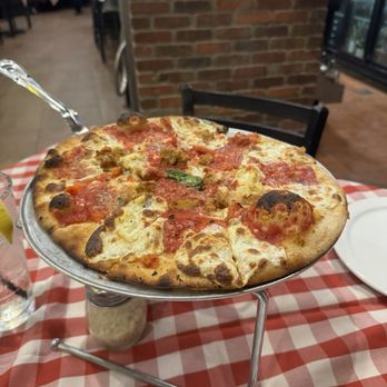 Grimaldi's Pizzeria - Brooklyn Bridge pizza with substitute chicken sausage - Pizza Near Me - Friendswood, Texas Grimaldi's Pizzeria - Brooklyn Bridge pizza with substitute chicken sausage - Pizza Near Me - Friendswood, Texas