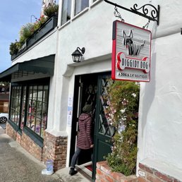 Exterior photo of Diggidy Dog - Carmel, California Exterior photo of Diggidy Dog - Carmel, California