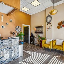 Royalty Massage Spa - Lobby waiting area