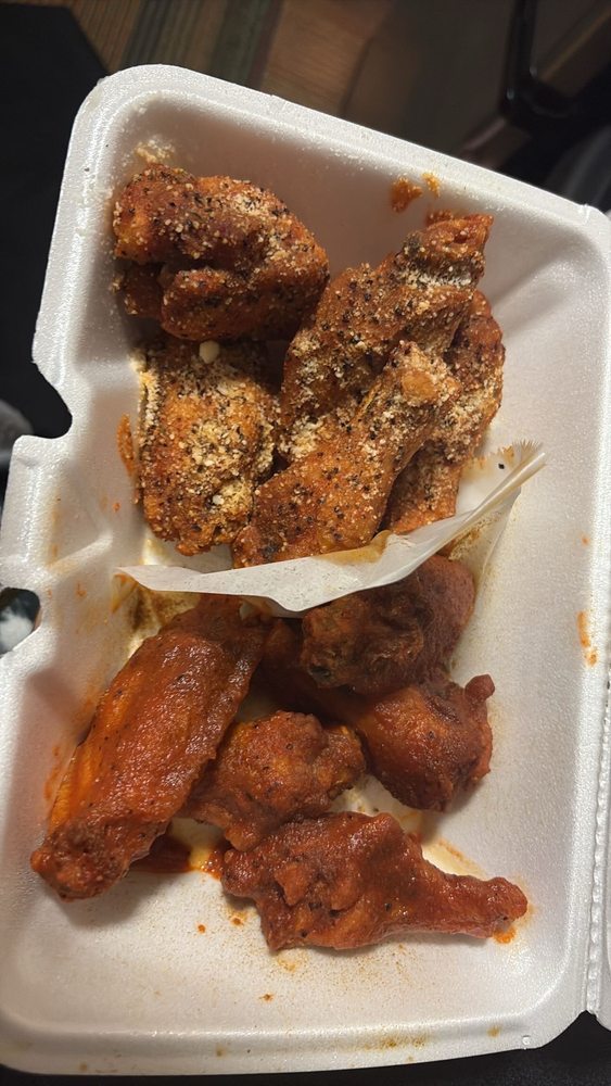 Food from Best Wings & Tacos