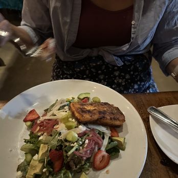Copperwood Tavern - Salmon Salad - New American Near Me - Arlington, Virginia
