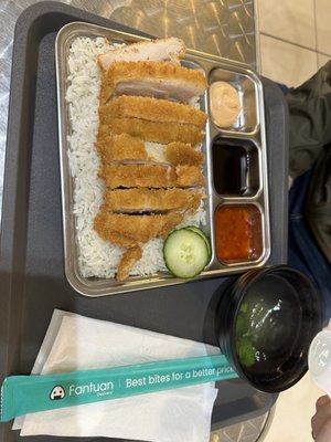 3 Sauces Hainak Chicken Rice 海南鸡饭 by null