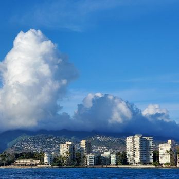 Maita'i Catamaran - Amazing clouds over the mountains behind Waikiki. - Boating Near Me - Honolulu, Hawaii Maita'i Catamaran - Amazing clouds over the mountains behind Waikiki. - Boating Near Me - Honolulu, Hawaii