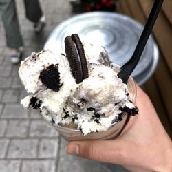 The Legendary Neff Haus Ice Cream - Cookies and cream cloud toppings