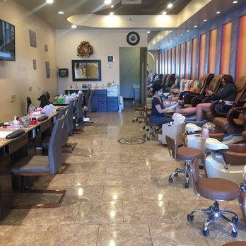 Spectrum Nails - 2pm on a Friday - Nail Salons Near Me - Phoenix, Arizona