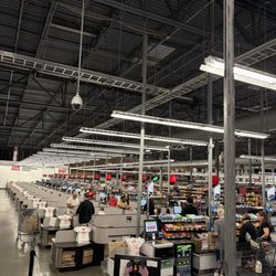 WinCo Foods - Lots of registers...not many open