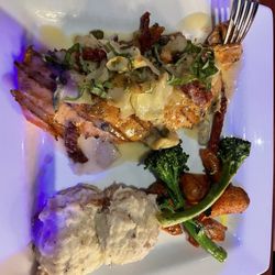 El Hefe Bar + Kitchen - 8oz Salmon & Crab or Shrimp