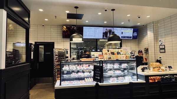 Paris Baguette by null